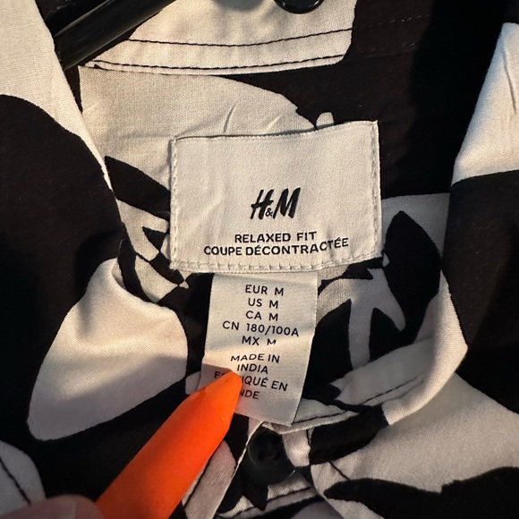 Button up - Picture 3 of 3